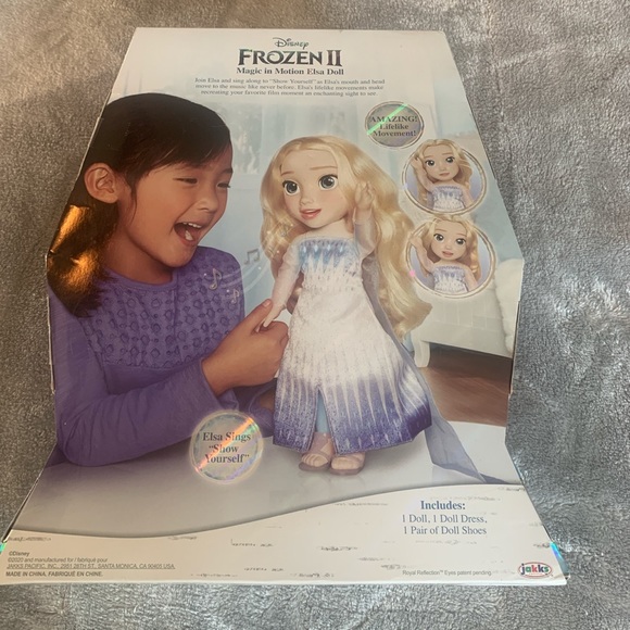 Disney Frozen II Magic in Motion Elsa Doll Sings Show Yourself New - Picture 2 of 10